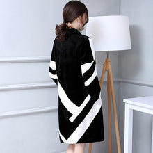 Load image into Gallery viewer, 2019 Women&#39;s Faux Fur Coat Women in White And Black Contrast Color